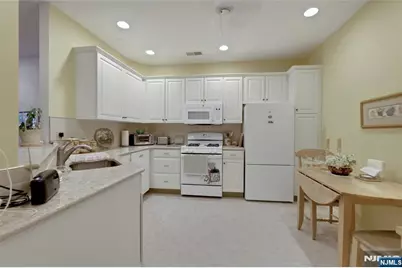 100 Ridgewood Road 215 #215, Washington Township, NJ 07676 - Photo 16