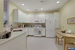 100 Ridgewood Road 215, Washington Township, NJ 07676 - Photo 16