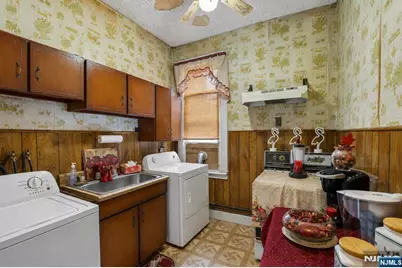 220 Garfield Avenue, Jersey City, NJ 07305 - Photo 10