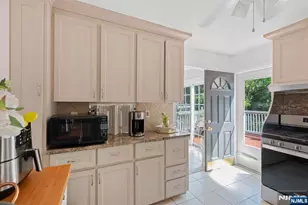 36-14 Northern Dr, Fair Lawn, NJ 07410 - Photo 4