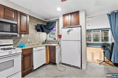 125 Passaic Avenue, Hawthorne, NJ 07506 - Photo 16