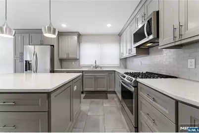 312 Glen Avenue 1st Flr #1st Flr, Palisades Park, NJ 07650 - Photo 2