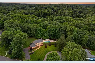 29 Sunrise Lane, Upper Saddle River, NJ 07458 - Photo 2