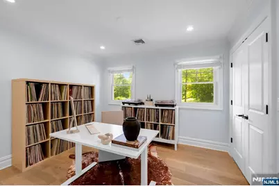 425 Clinton Avenue, Wyckoff Township, NJ 07481 - Photo 26