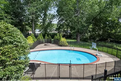 425 Clinton Avenue, Wyckoff Township, NJ 07481 - Photo 40