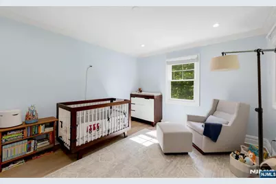 425 Clinton Avenue, Wyckoff Township, NJ 07481 - Photo 28