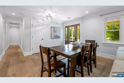 425 Clinton Avenue, Wyckoff Township, NJ 07481 - Photo 6