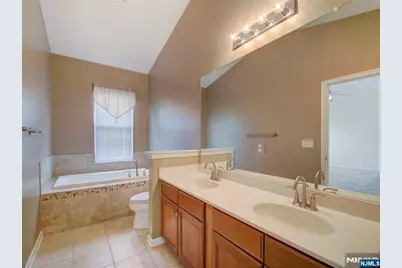 1112 Hamilton Street, Belleville, NJ 07109 - Photo 14