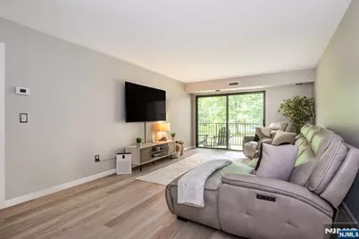 521 Piermont Avenue 119A #119A, River Vale Township, NJ 07675 - Photo 2