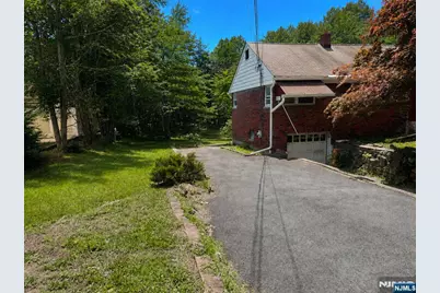 84 Grove Street, Oakland, NJ 07436 - Photo 4