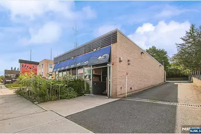 518 Broad Avenue, Ridgefield, NJ 07657 - Photo 2