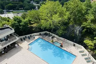 250 Gorge Road 10 J, Cliffside Park, NJ 07010 - Photo 12