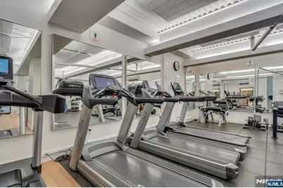 250 Gorge Road 10 J #10 J, Cliffside Park, NJ 07010 - Photo 8