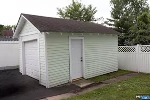 17 Carnation St, Bergenfield, NJ 07621 - Photo 8