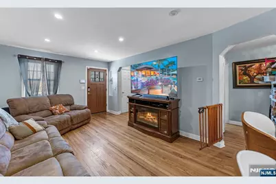 789 Harvard Place, Cliffside Park, NJ 07010 - Photo 4