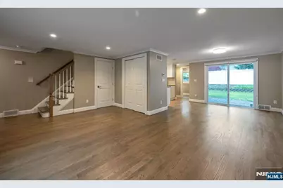8 Macbeth B #B, Waldwick, NJ 07463 - Photo 4