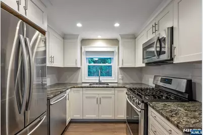 8 Macbeth B #B, Waldwick, NJ 07463 - Photo 8