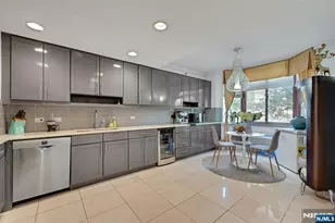 100 Old Palisade Road Pl 10, Fort Lee, NJ 07024 - Photo 8