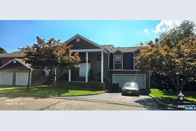 8 Beacon Hill 8 #8, Pompton Lakes, NJ 07442 - Photo 1
