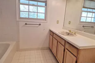 8 Beacon Hill 8, Pompton Lakes, NJ 07442 - Photo 18