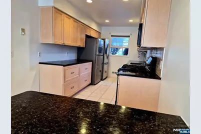 8 Beacon Hill 8 #8, Pompton Lakes, NJ 07442 - Photo 8