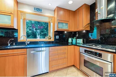 39-03 Garvey Place, Fair Lawn, NJ 07410 - Photo 12