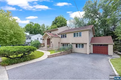 39-03 Garvey Place, Fair Lawn, NJ 07410 - Photo 4