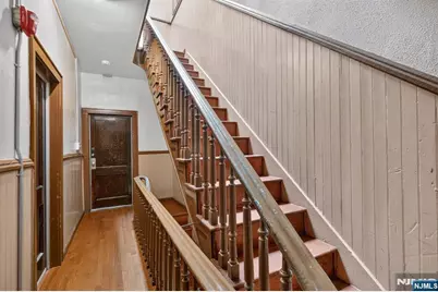 154 Chestnut Avenue, Jersey City, NJ 07306 - Photo 32