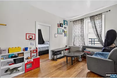 154 Chestnut Avenue, Jersey City, NJ 07306 - Photo 22