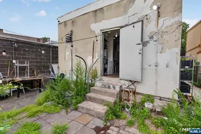 154 Chestnut Avenue, Jersey City, NJ 07306 - Photo 44