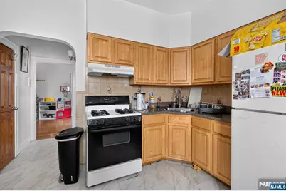154 Chestnut Avenue, Jersey City, NJ 07306 - Photo 24