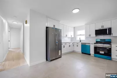 102 Gall Court, Elmwood Park, NJ 07407 - Photo 6