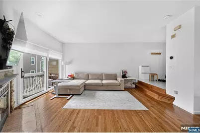 516 Windsor Drive, Palisades Park, NJ 07650 - Photo 4