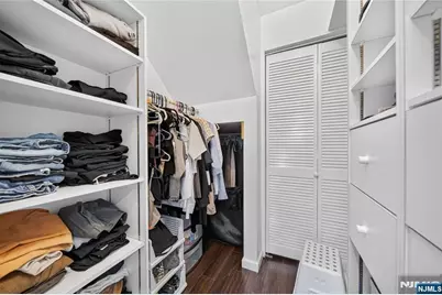 516 Windsor Drive, Palisades Park, NJ 07650 - Photo 14