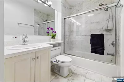 217 The Promenade, Edgewater, NJ 07020 - Photo 20