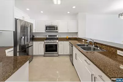 217 The Promenade, Edgewater, NJ 07020 - Photo 10