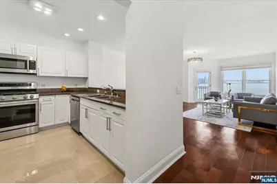 217 The Promenade, Edgewater, NJ 07020 - Photo 8