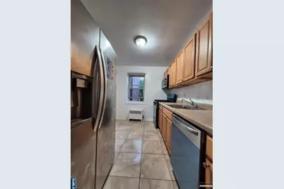 2350 Linwood Avenue 2H #2H, Fort Lee, NJ 07024 - Photo 2