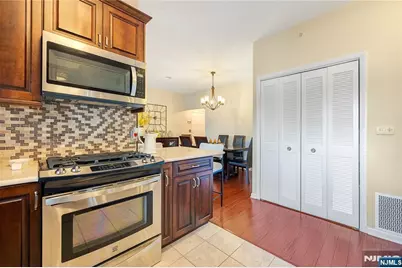 1018 Brittany Drive 1018 #1018, Wayne, NJ 07470 - Photo 12