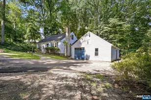2 Nydam Ln, Franklin Lakes, NJ 07417 - Photo 12