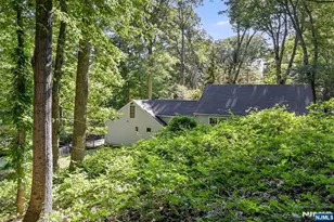 2 Nydam Ln, Franklin Lakes, NJ 07417 - Photo 18
