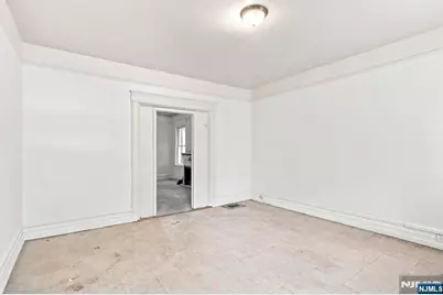 102 Claremont Avenue, Jersey City, NJ 07305 - Photo 4