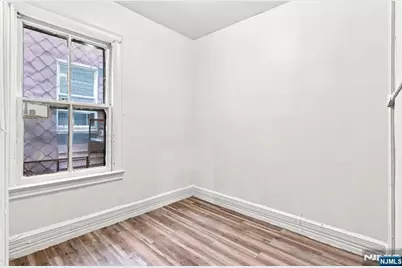 102 Claremont Avenue, Jersey City, NJ 07305 - Photo 12