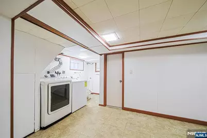709 Kingsland Avenue, Ridgefield, NJ 07657 - Photo 32