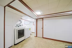 709 Kingsland Ave, Ridgefield, NJ 07657 - Photo 32