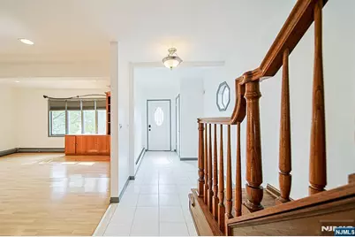 709 Kingsland Avenue, Ridgefield, NJ 07657 - Photo 10