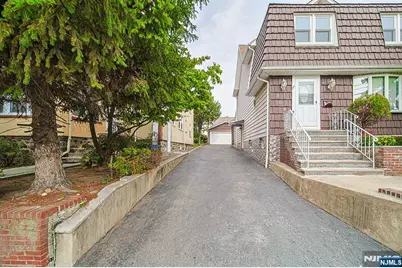 709 Kingsland Avenue, Ridgefield, NJ 07657 - Photo 2