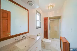 709 Kingsland Ave, Ridgefield, NJ 07657 - Photo 22