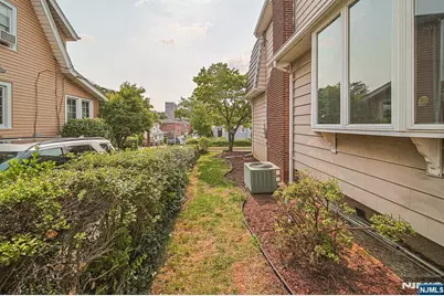 709 Kingsland Avenue, Ridgefield, NJ 07657 - Photo 4