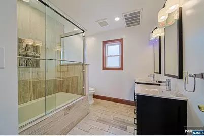 709 Kingsland Avenue, Ridgefield, NJ 07657 - Photo 30